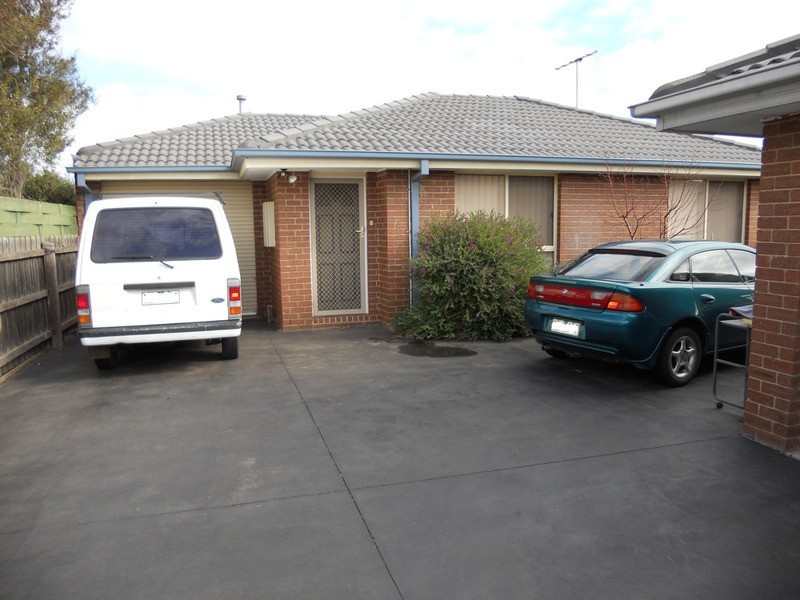 2/166 Merton Street, Altona Meadows VIC 3028