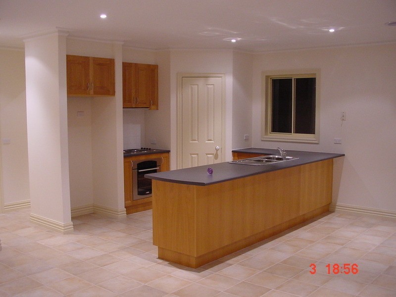 2/24 Riverside Avenue, Werribee VIC 3030