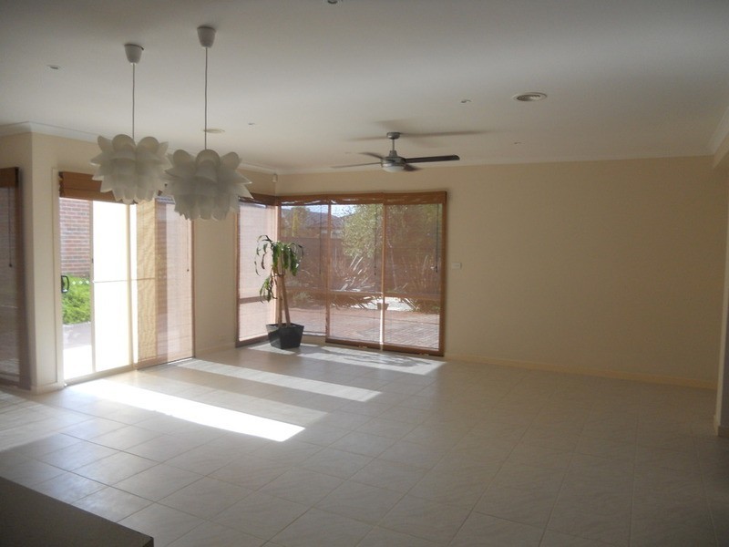 9 Heysen Mews, Point Cook VIC 3030