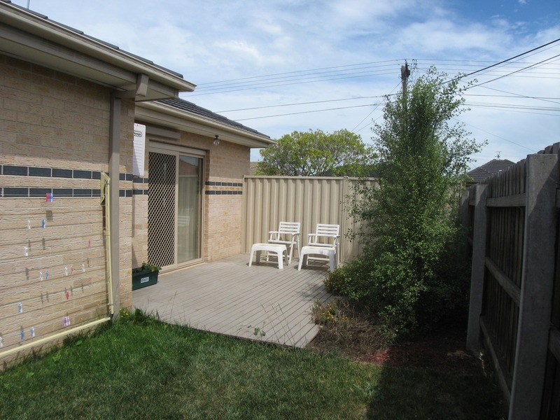 2/34-36 Stenhouse Avenue, Brooklyn VIC 3012