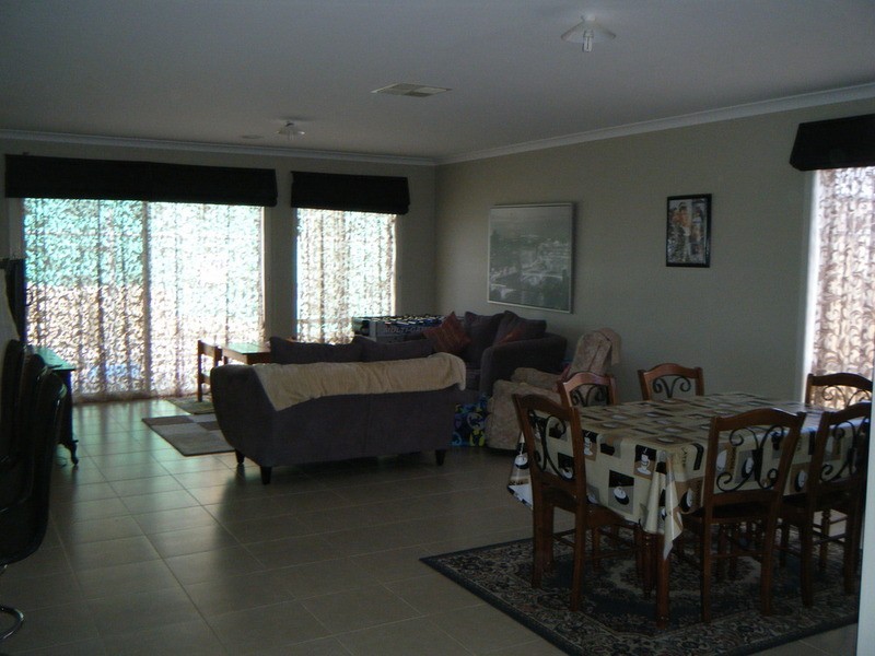 68 Urban Drive, Williams Landing VIC 3027