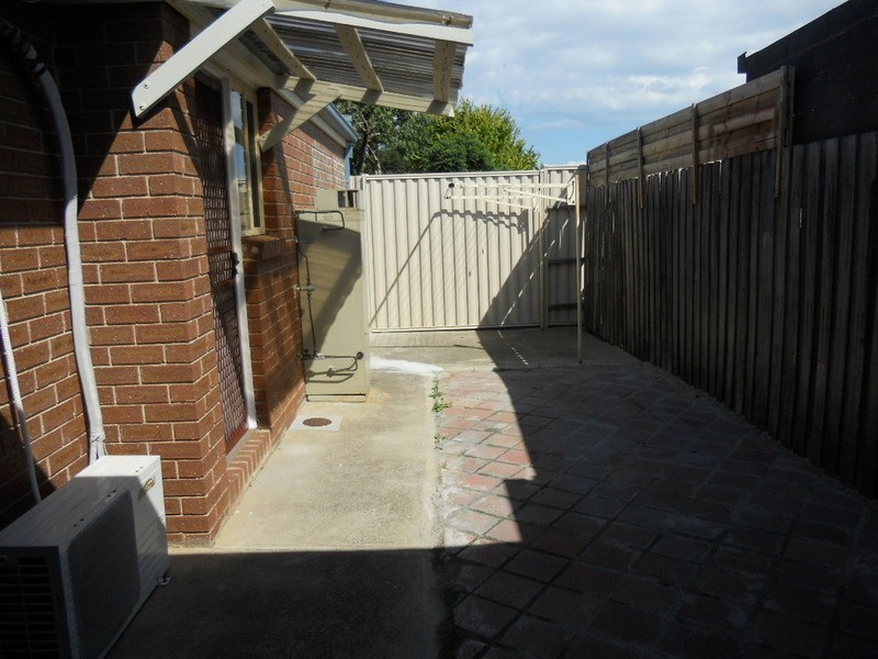 2/166 Merton Street, Altona Meadows VIC 3028