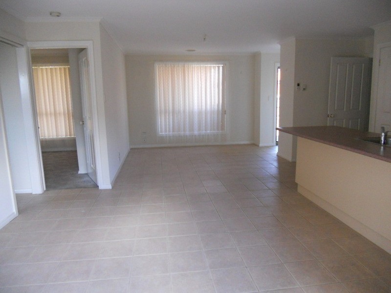 2/166 Merton Street, Altona Meadows VIC 3028