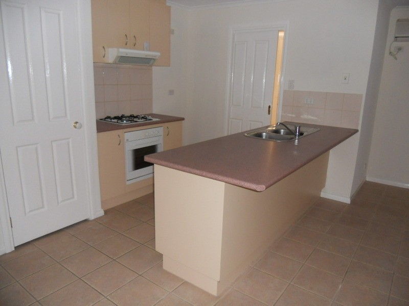 2/166 Merton Street, Altona Meadows VIC 3028