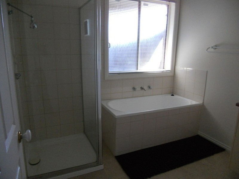 2/166 Merton Street, Altona Meadows VIC 3028