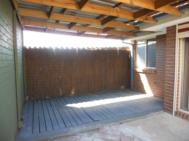 2/166 Merton Street, Altona Meadows VIC 3028