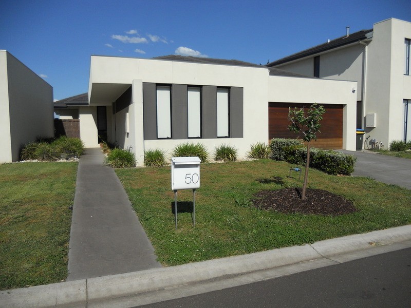 50 Signature Boulevard, Sanctuary Lakes VIC 3030