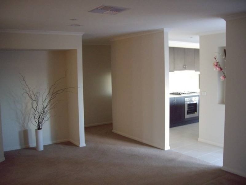 14 Spender Avenue, Point Cook VIC 3030