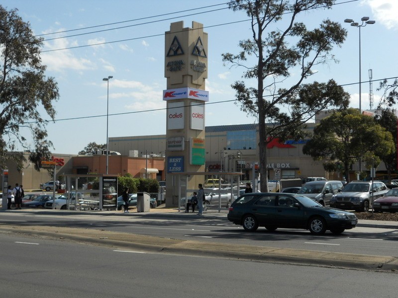 28 Paproth Grove, Altona North VIC 3025