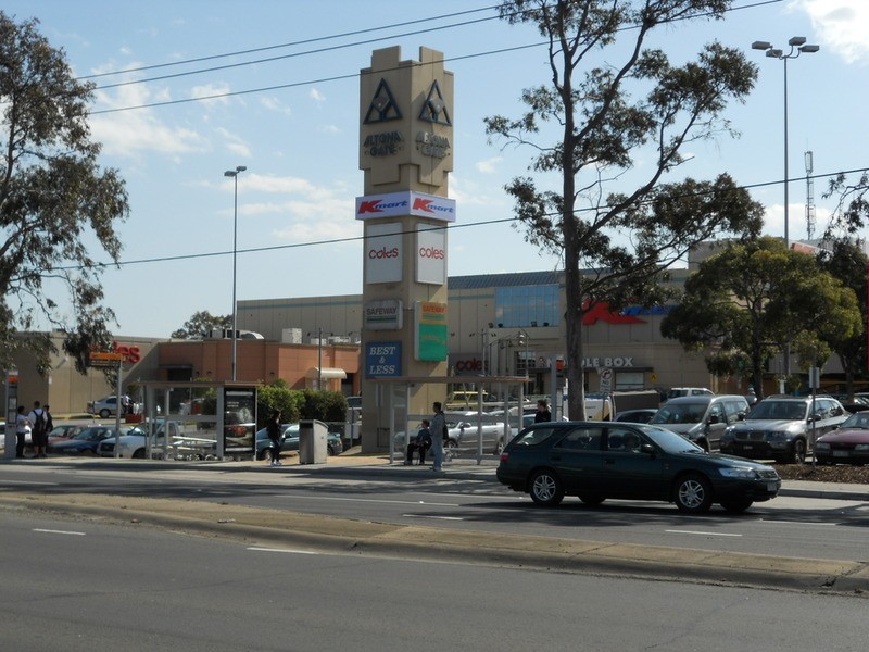 28 Paproth Grove, Altona North VIC 3025