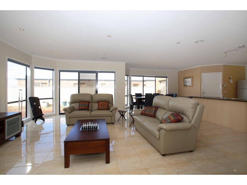 4 San Sebastian Drive, Point Cook VIC 3030