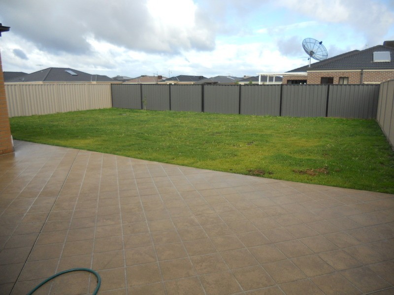 55 Fairbridge Road, Point Cook VIC 3030