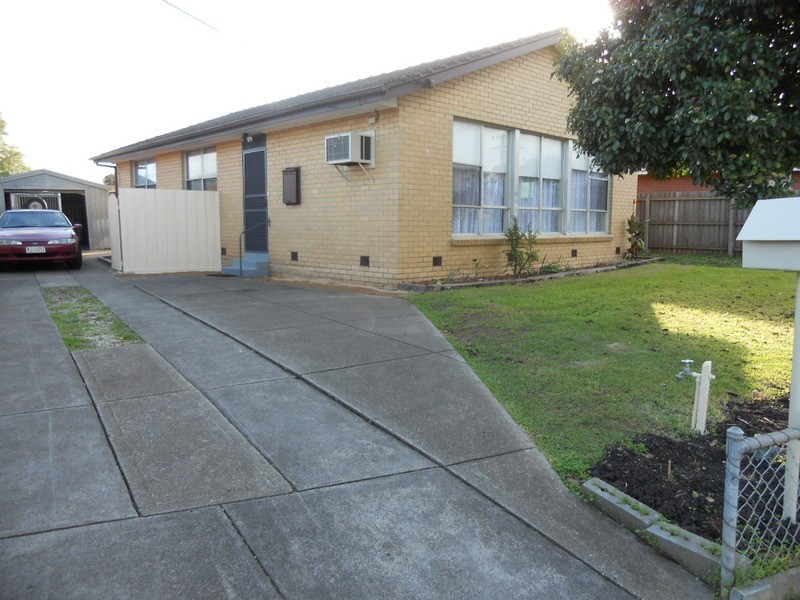35 Chirnside Crescent, Laverton VIC 3028