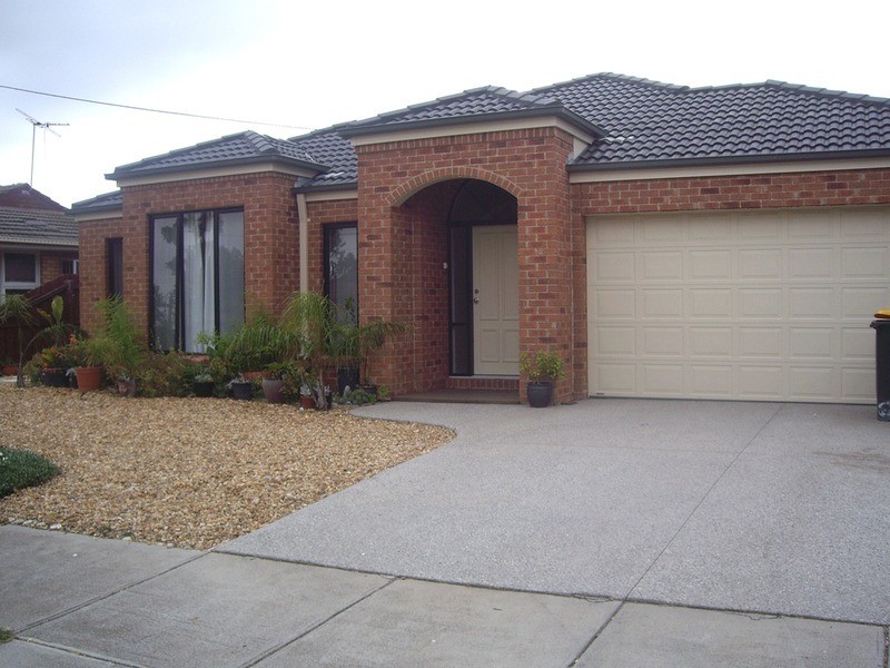 122 Grieve Parade, Altona VIC 3018