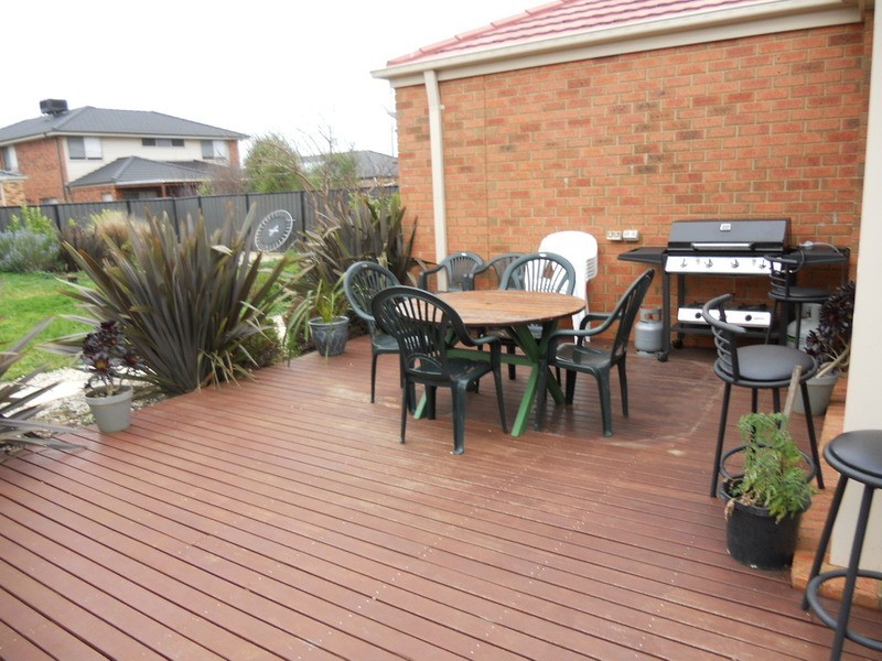 9 Heysen Mews, Point Cook VIC 3030