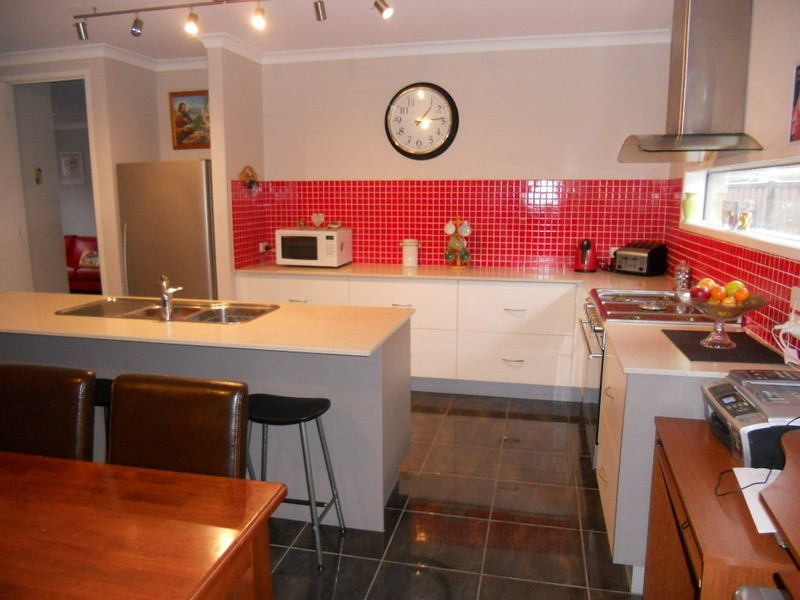 8 Wylie Circuit, Burnside VIC 3023