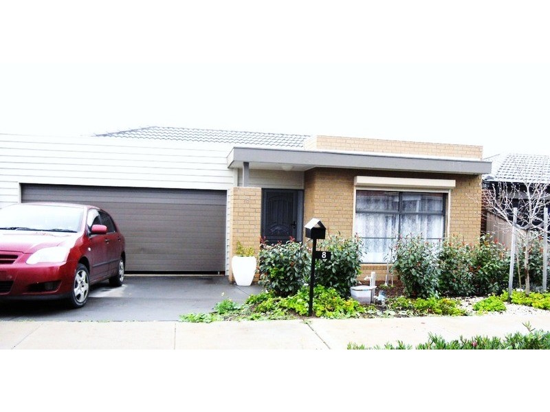 8 Wylie Circuit, Burnside VIC 3023