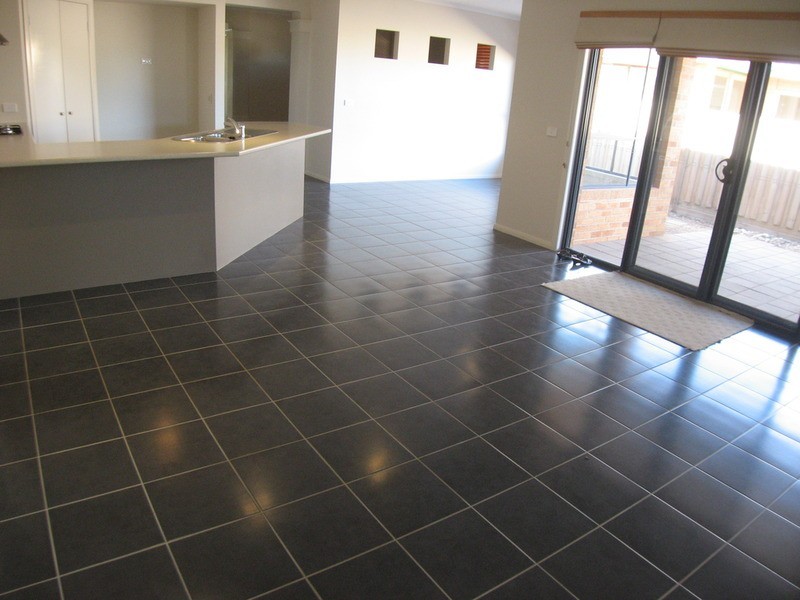 252 Sanctuary Lakes North Boulevard, Sanctuary Lakes VIC 3030