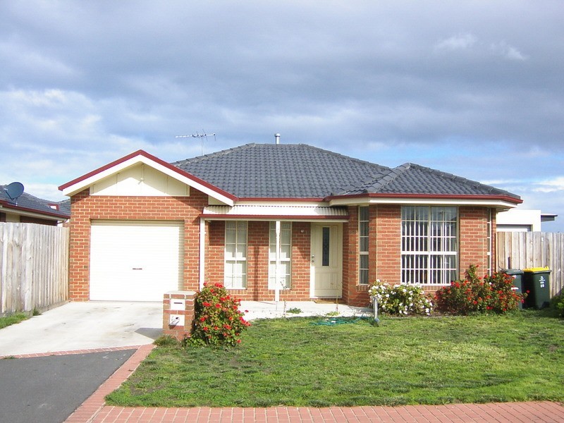 2B Kingfisher Drive, Seabrook VIC 3028