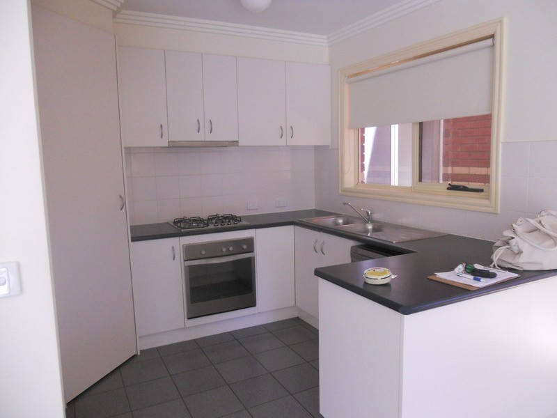 4/14 Romawi Street, Altona VIC 3018