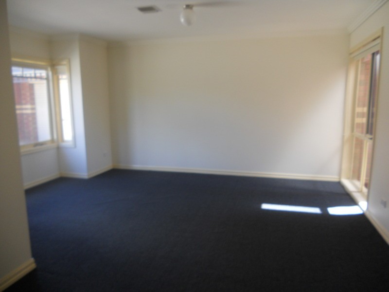 4/14 Romawi Street, Altona VIC 3018