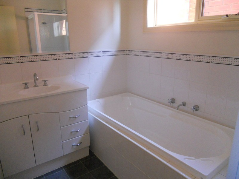 4/14 Romawi Street, Altona VIC 3018