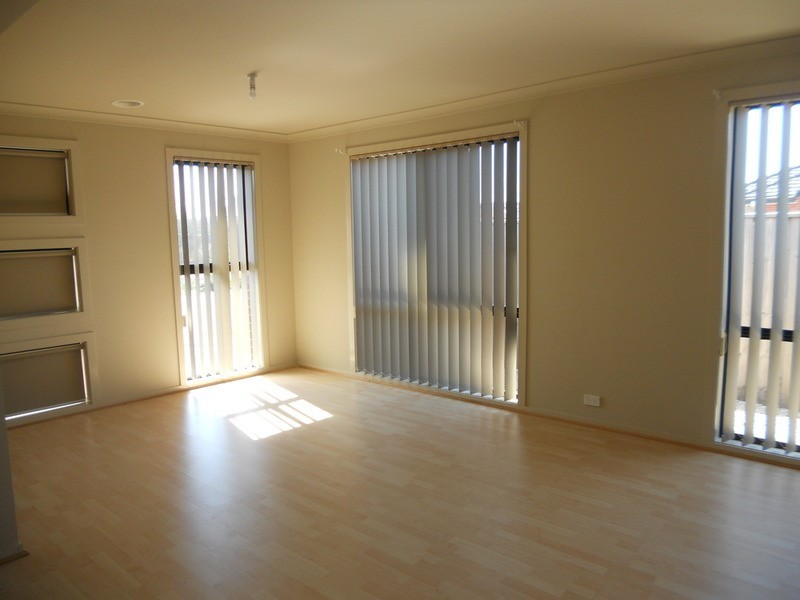 12 Urban Drive, Williams Landing VIC 3027