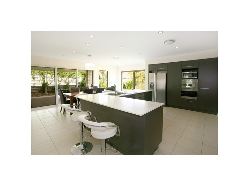 27 Stringybark Dr, Molendinar QLD 4214