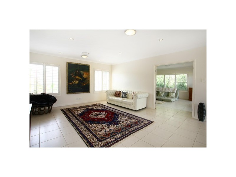 27 Stringybark Dr, Molendinar QLD 4214