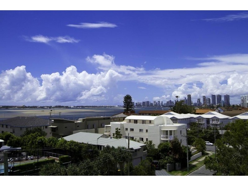 Labrador QLD 4215