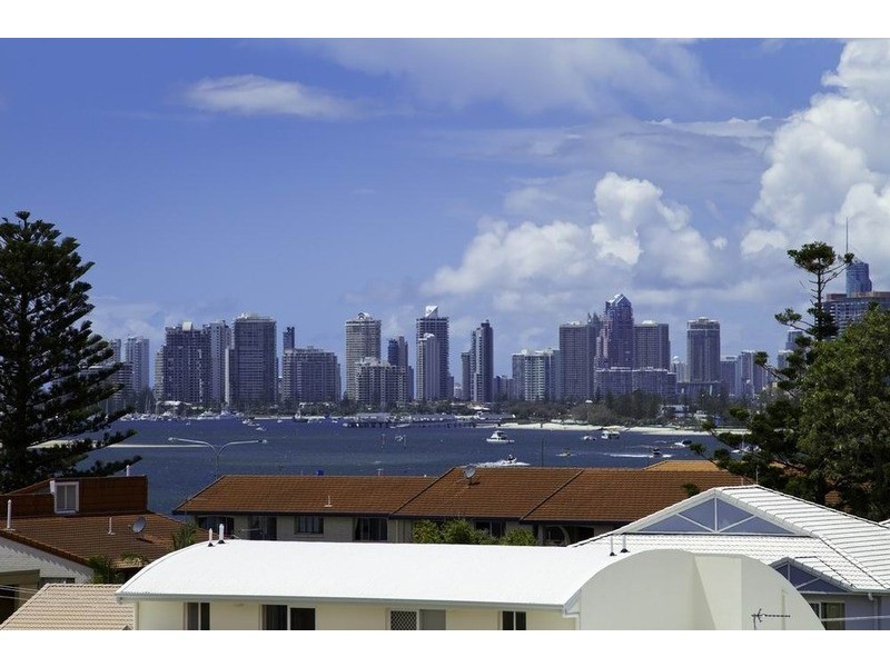 Labrador QLD 4215