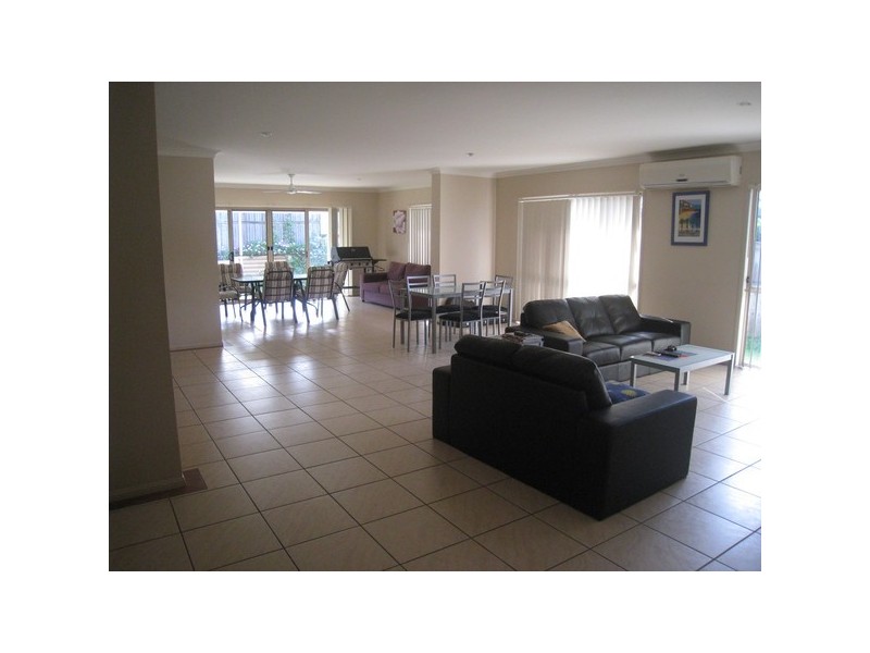 66 Coachwood Drive, Molendinar QLD 4214
