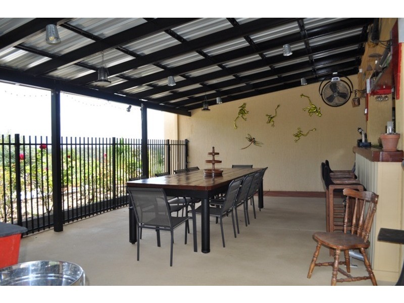 14 Neri Crescent, Arundel QLD 4214