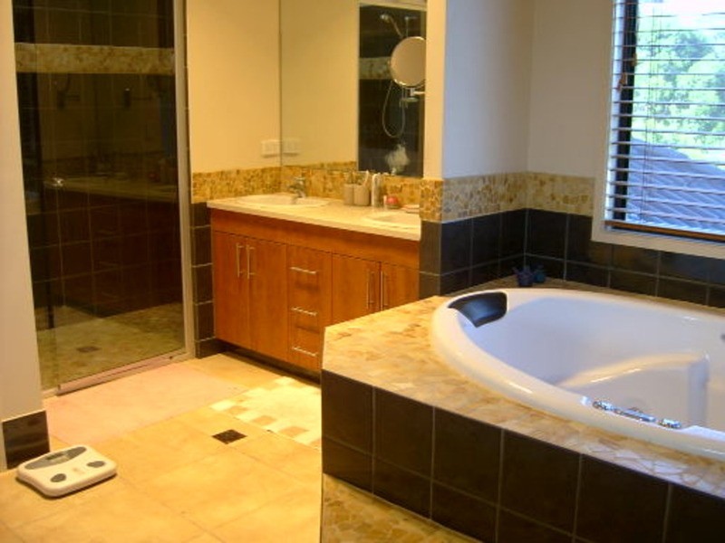 7 Eastbourne Chase, Arundel QLD 4214