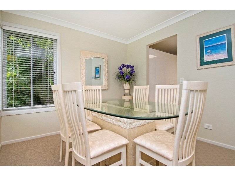 70  Chichester Drive, Arundel QLD 4214