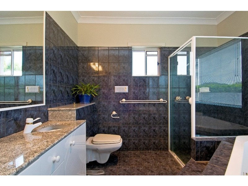 70  Chichester Drive, Arundel QLD 4214