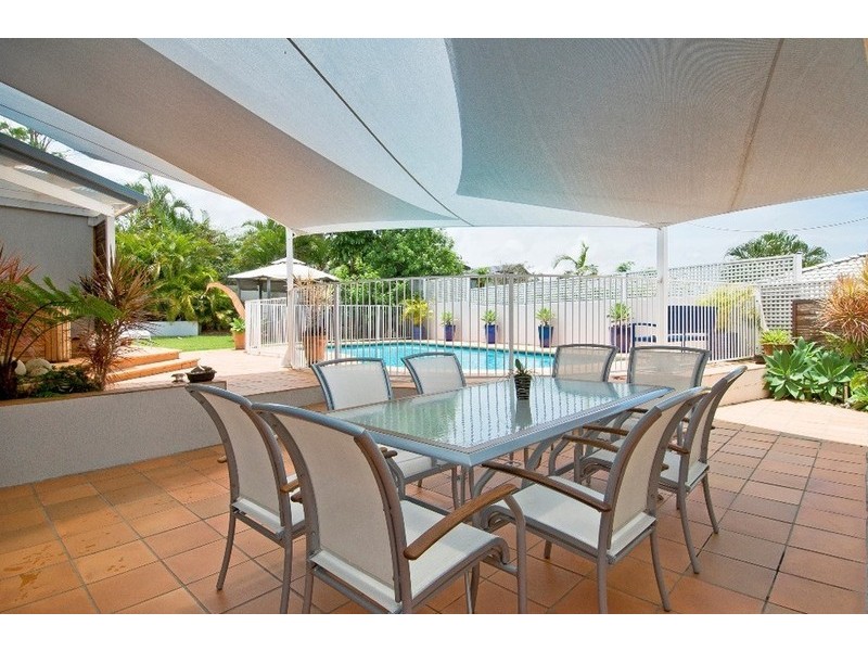 70  Chichester Drive, Arundel QLD 4214