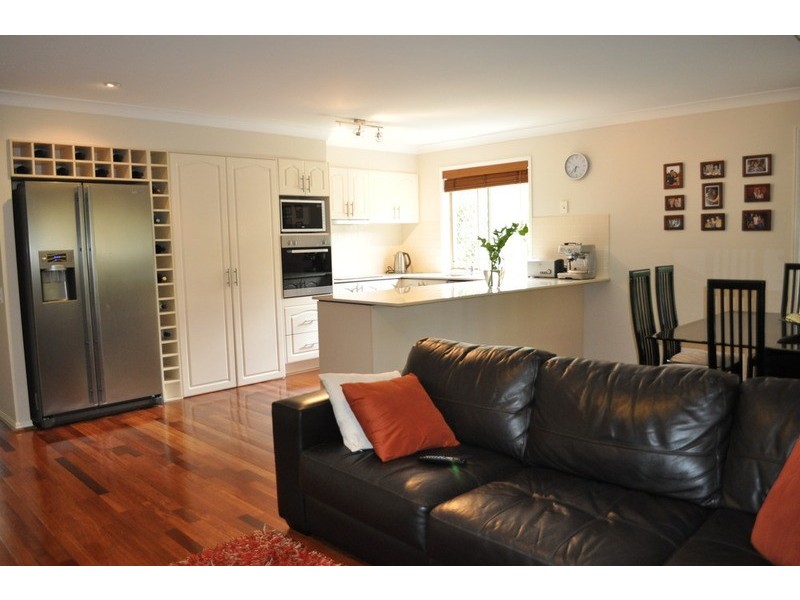 6 Brookland Court, Molendinar QLD 4214