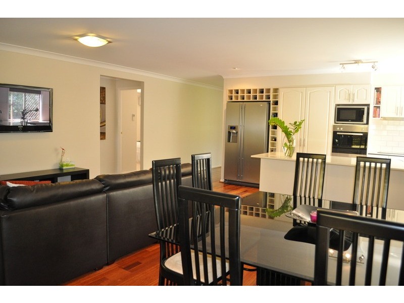 6 Brookland Court, Molendinar QLD 4214