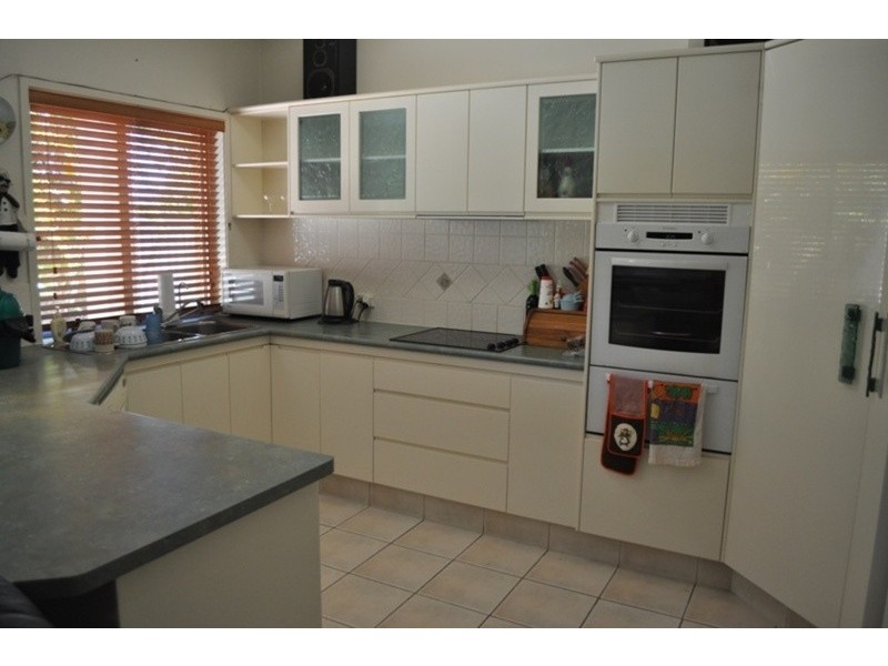 7 Shoreham Chase, Arundel QLD 4214