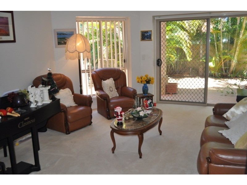 7 Shoreham Chase, Arundel QLD 4214