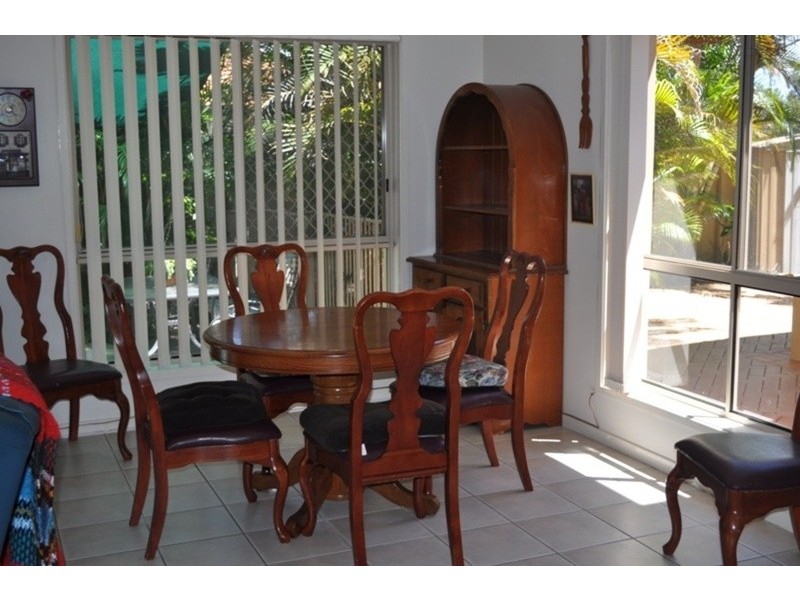 7 Shoreham Chase, Arundel QLD 4214