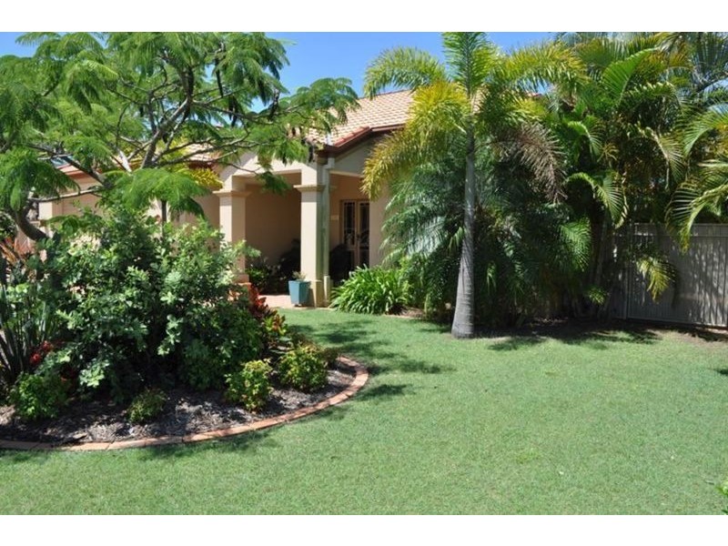 7 Shoreham Chase, Arundel QLD 4214