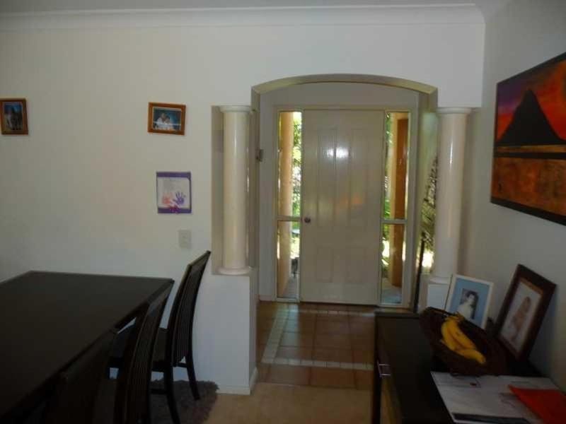 5 Laine Place, Coombabah QLD 4216