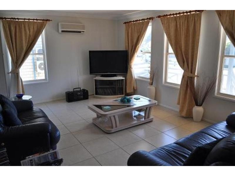 2/197 High Street, Southport QLD 4215