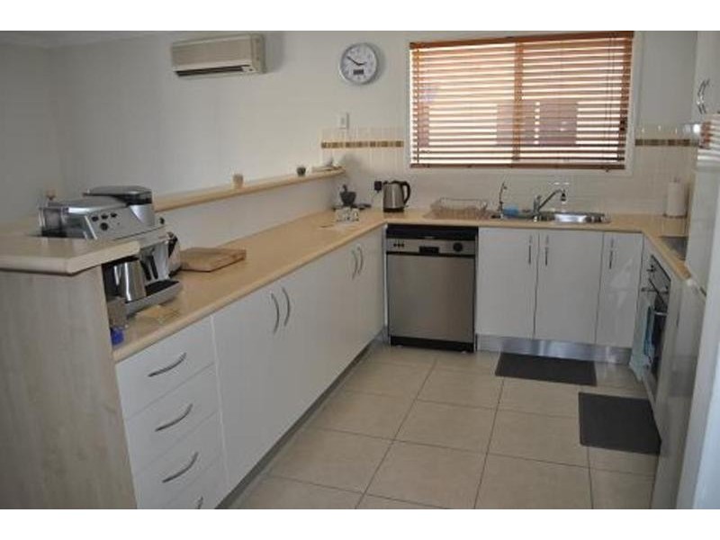 2/197 High Street, Southport QLD 4215