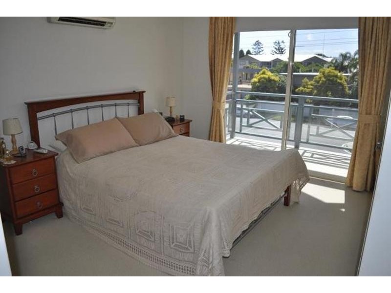 2/197 High Street, Southport QLD 4215