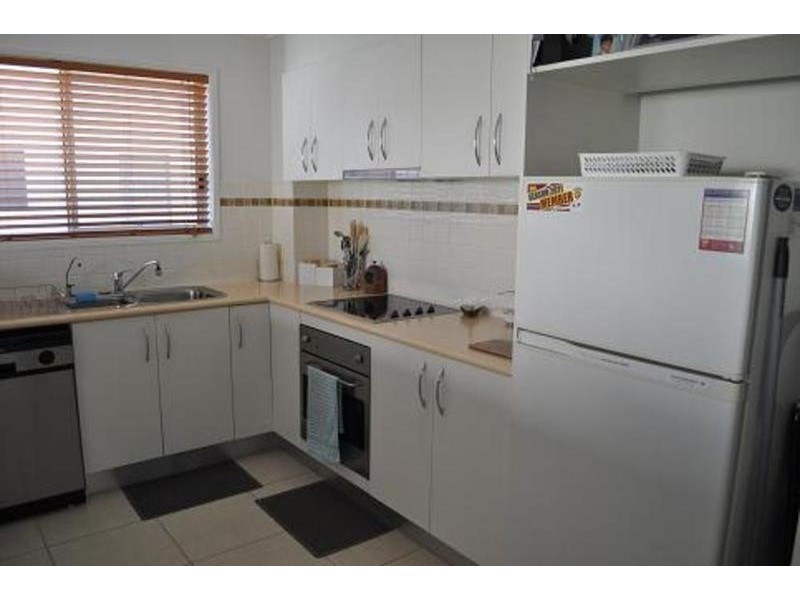 2/197 High Street, Southport QLD 4215