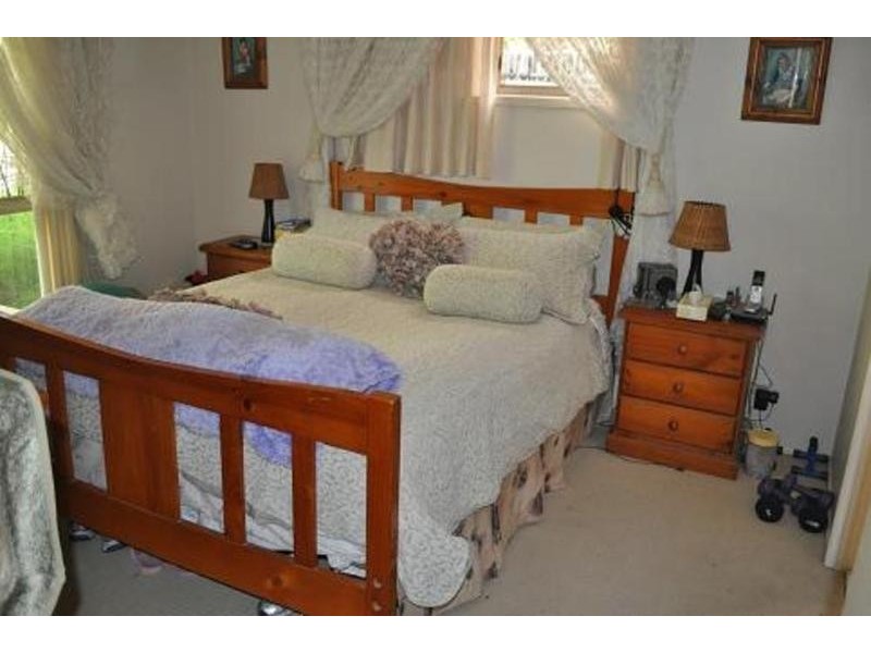 31 Captain Cook Close, Arundel QLD 4214