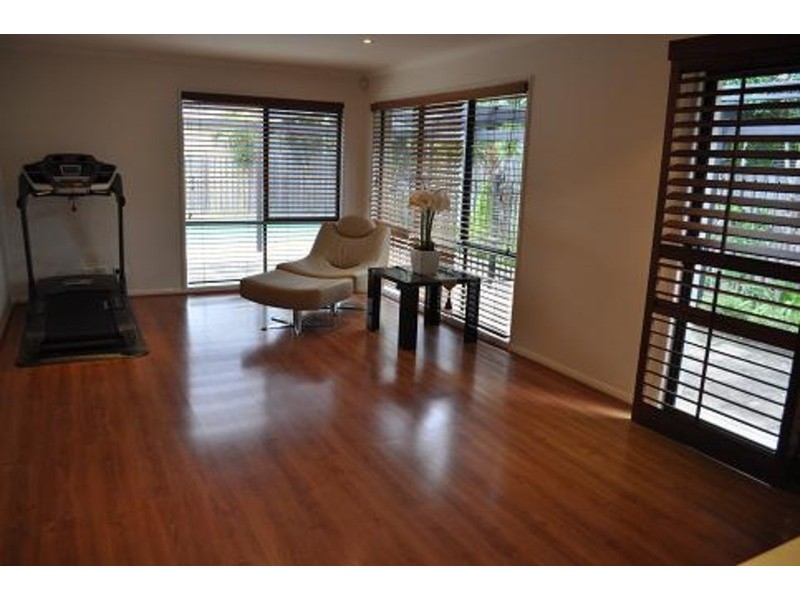 15 Redgum Place, Molendinar QLD 4214